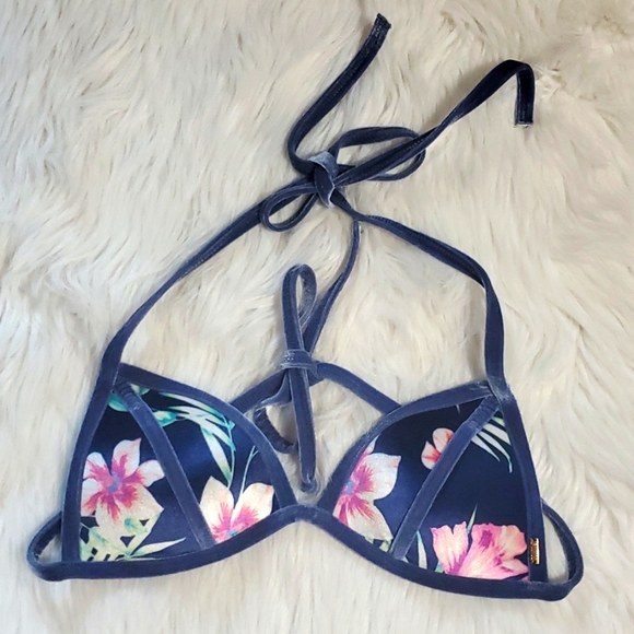 PINK Victoria's Secret Other - PINK VS blue floral velvet bikini top